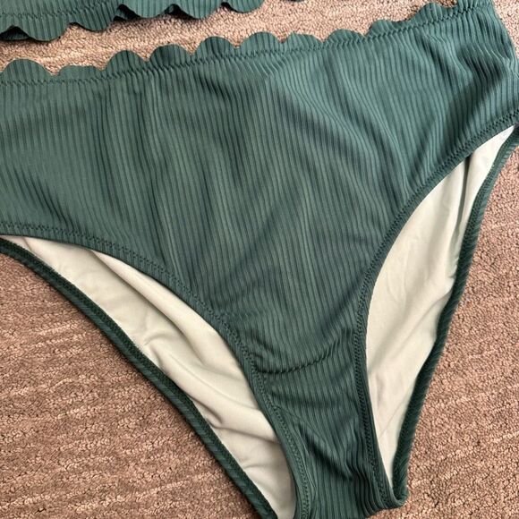 Cupshe Green Scallop Trip Lace Up Back High Rise Bikini Set Large NWT - Picture 3 of 11